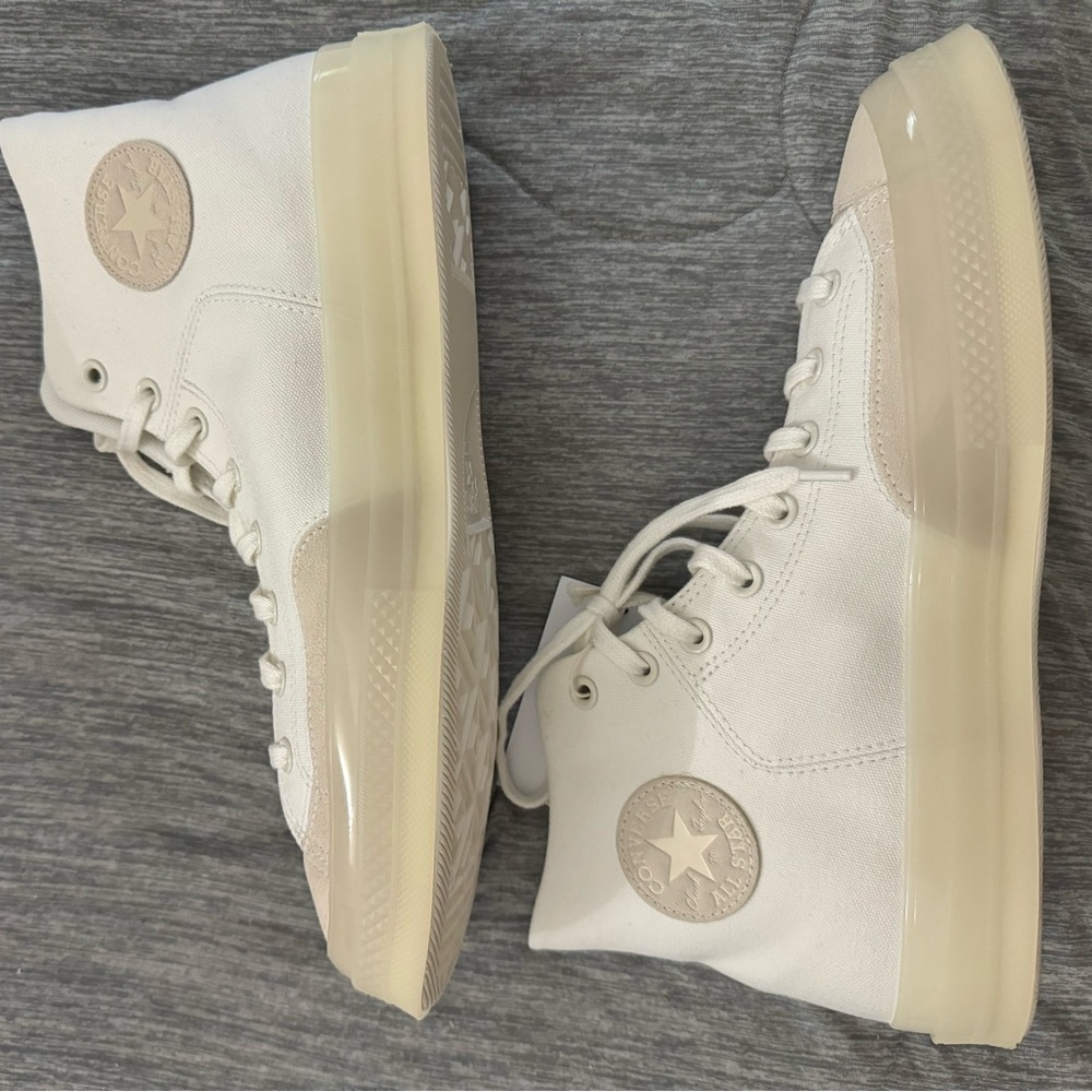 Chuck Taylor’s converse new with box